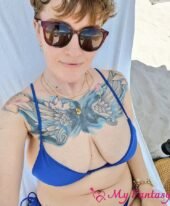naturally curvy Goddess
